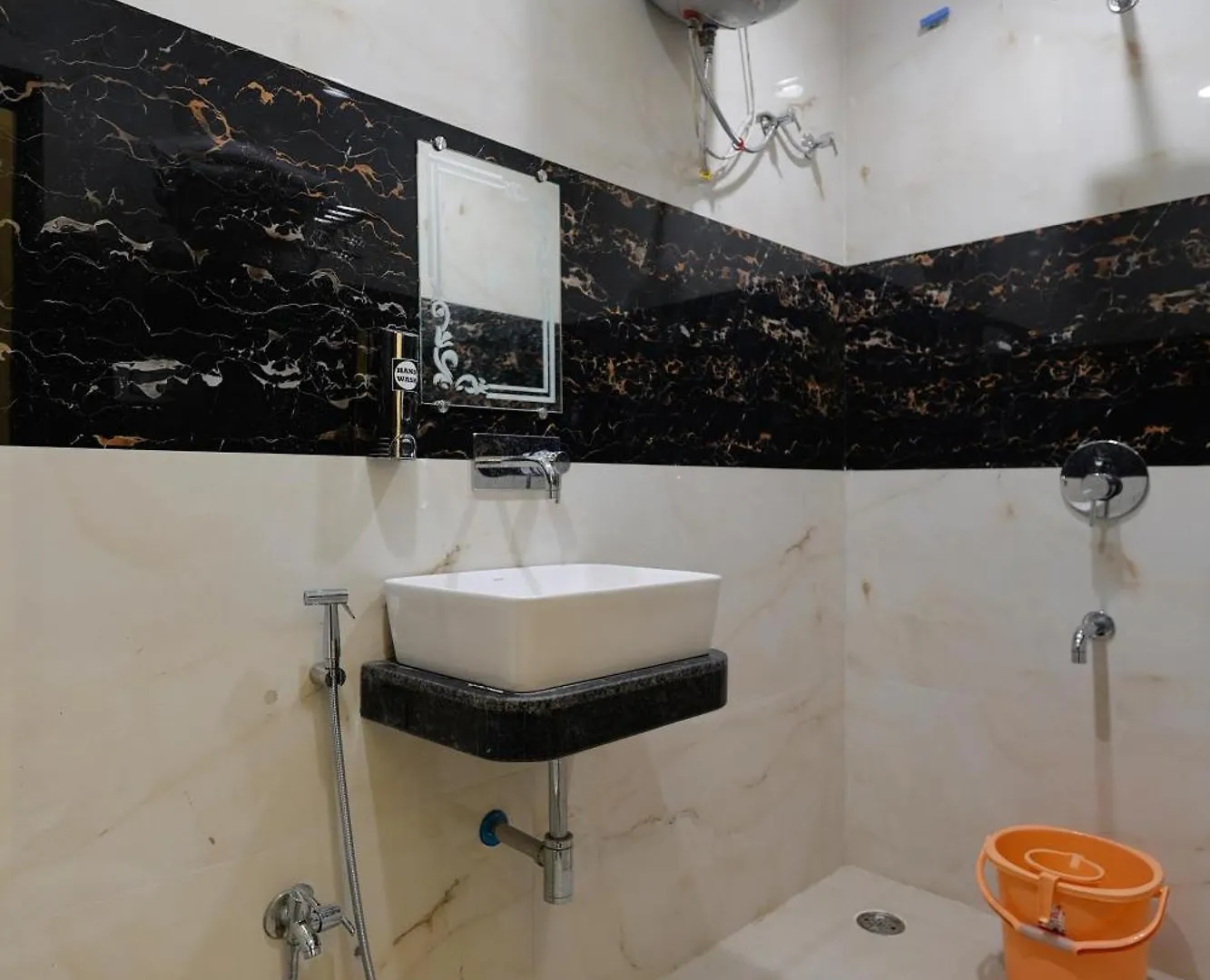 Kudos Lush Homestay Varanasi Guest house