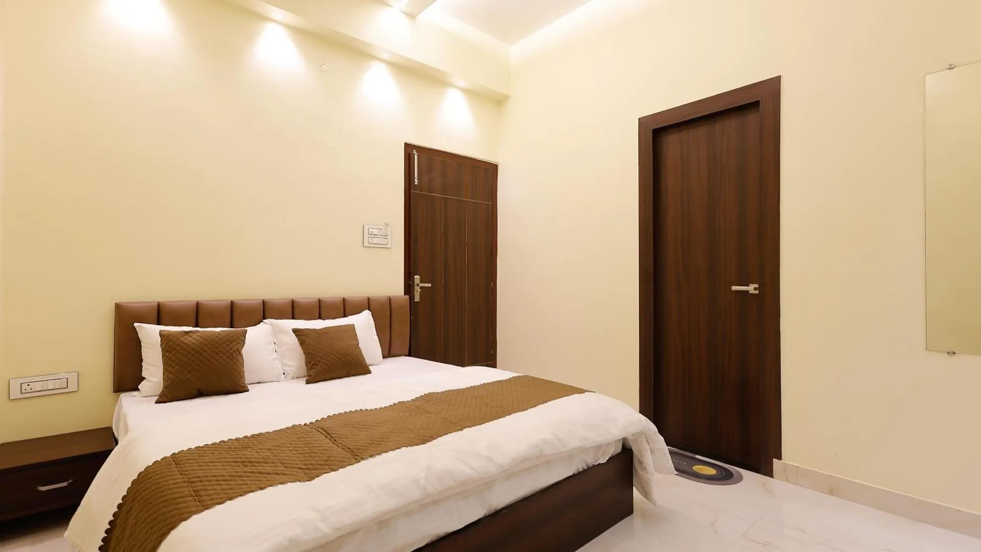 Kudos Lush Homestay Varanasi
