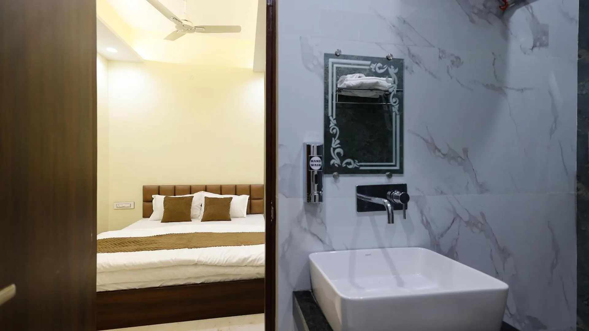 Guest house Kudos Lush Homestay Varanasi